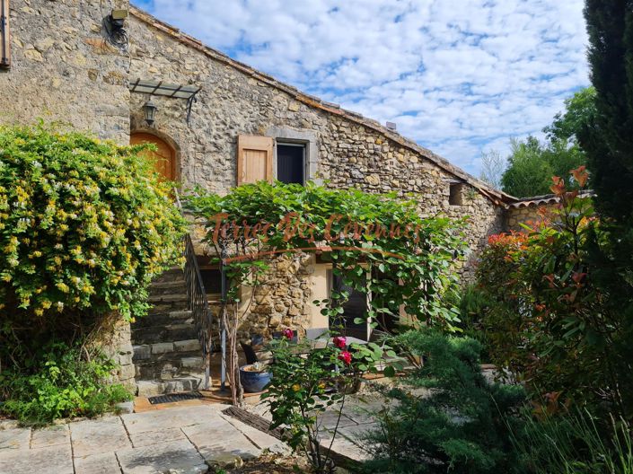 Image No.1-8 Bed House for sale