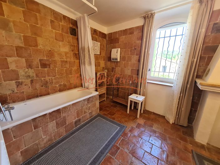 Image No.12-8 Bed House for sale