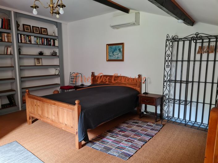 Image No.17-8 Bed House for sale