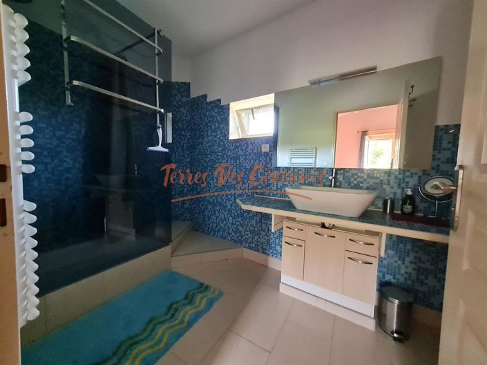 Image No.18-8 Bed House for sale