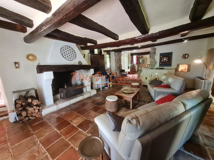 Image No.6-8 Bed House for sale