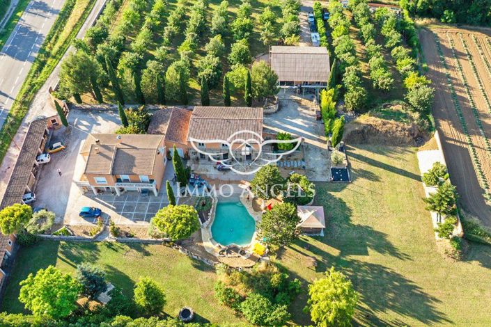 Image No.2-5 Bed Property for sale