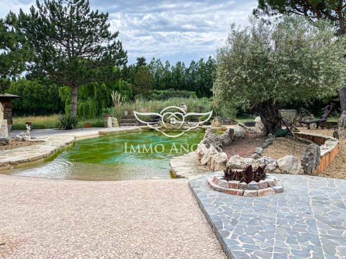 Image No.9-5 Bed Property for sale