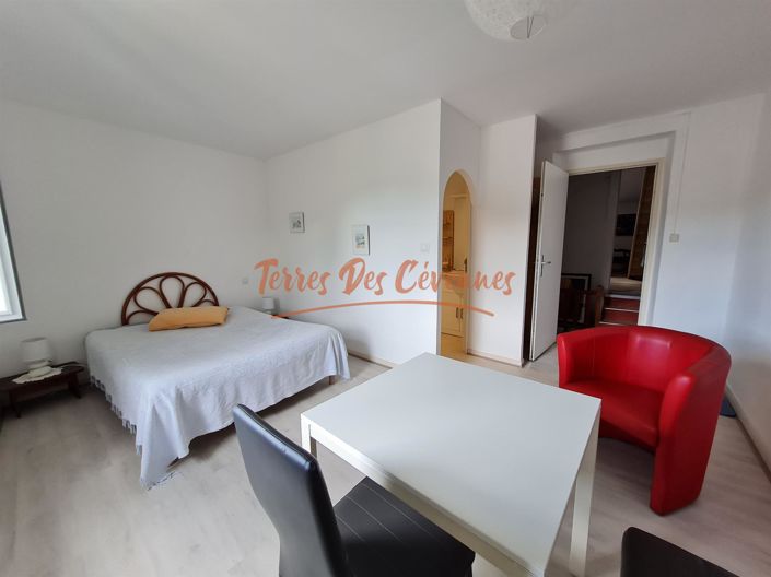 Image No.10-4 Bed House for sale