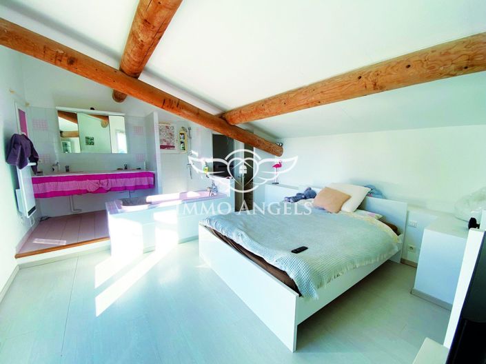 Image No.12-8 Bed House for sale