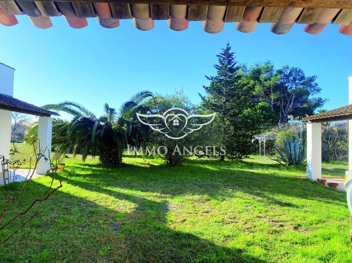 Image No.4-8 Bed House for sale