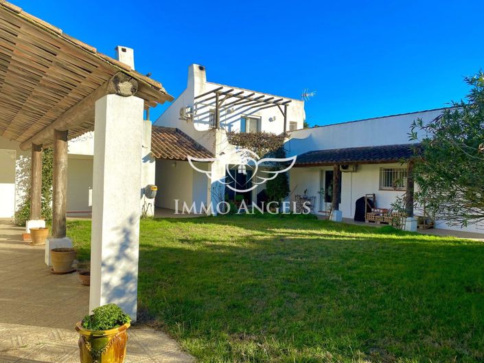 Image No.5-8 Bed House for sale