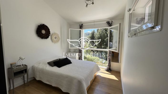 Image No.13-4 Bed Property for sale