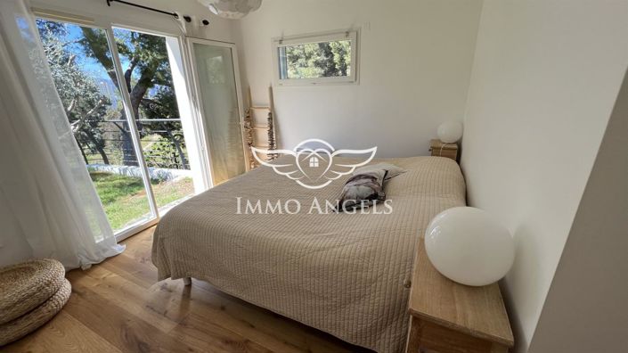 Image No.18-4 Bed Property for sale