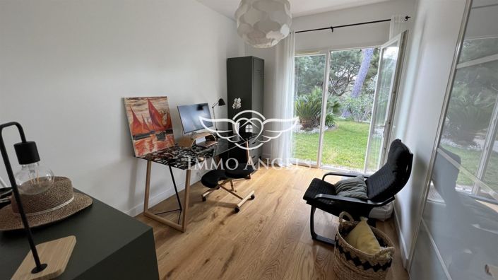 Image No.19-4 Bed Property for sale