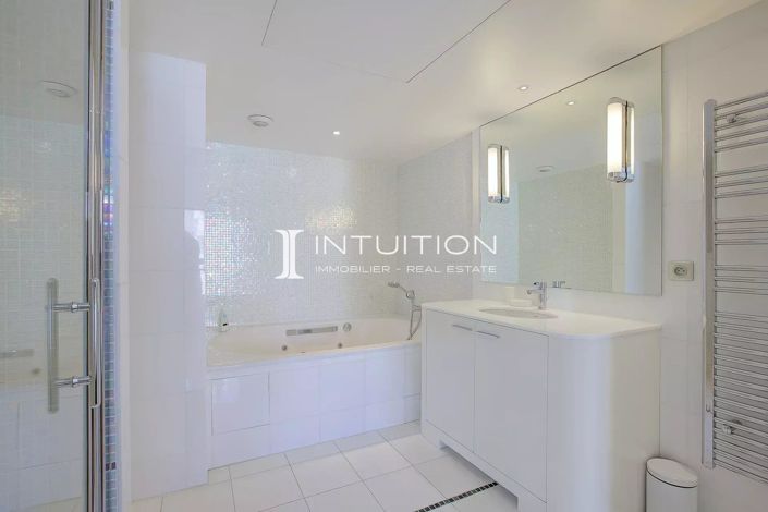 Image No.11-Appartement de 2 chambres à vendre à Cannes