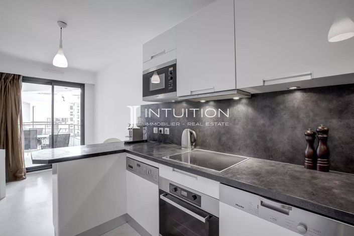 Image No.6-Appartement de 2 chambres à vendre à Cannes