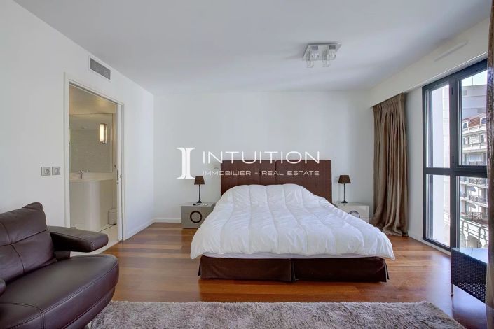 Image No.8-Appartement de 2 chambres à vendre à Cannes