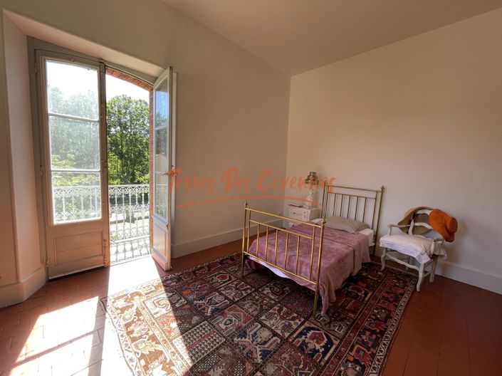 Image No.8-4 Bed House for sale