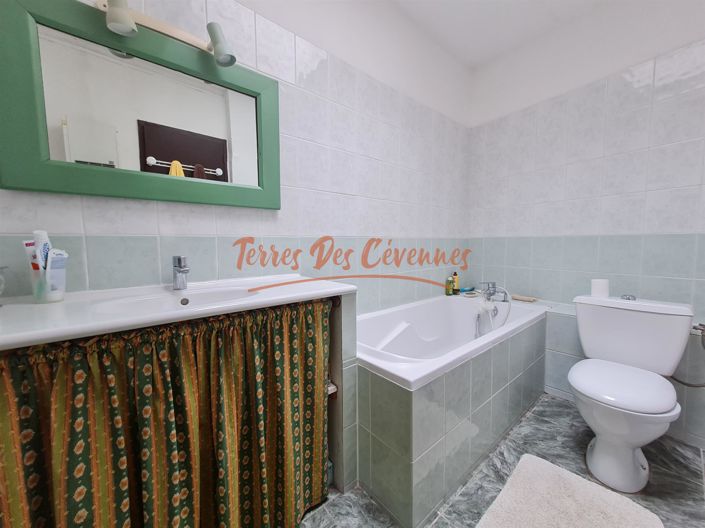 Image No.11-6 Bed House for sale