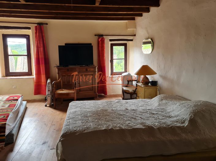 Image No.12-6 Bed House for sale