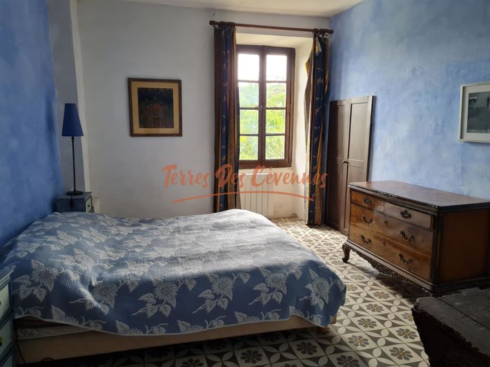 Image No.8-6 Bed House for sale