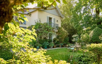 1 - Besançon, House