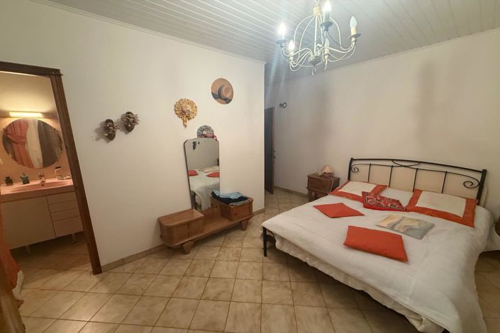 Image No.10-4 Bed House for sale