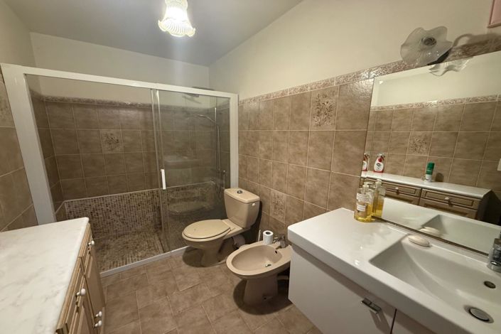 Image No.11-4 Bed House for sale