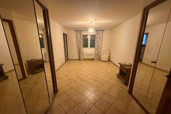 Image No.12-4 Bed House for sale