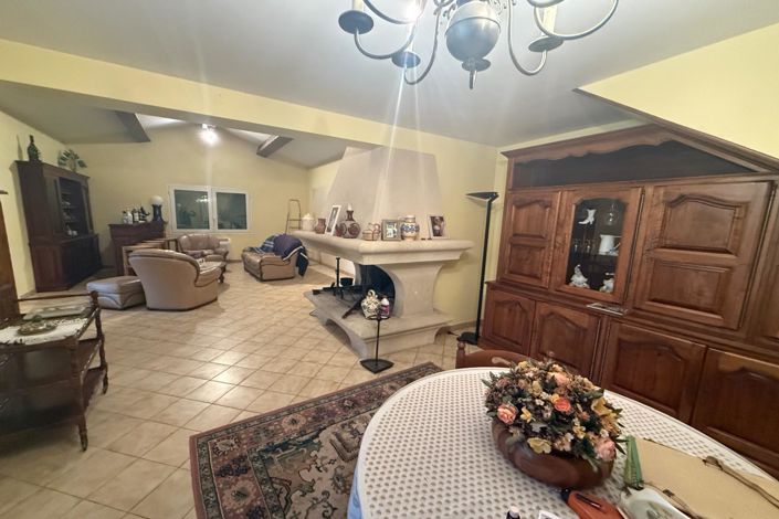 Image No.6-4 Bed House for sale