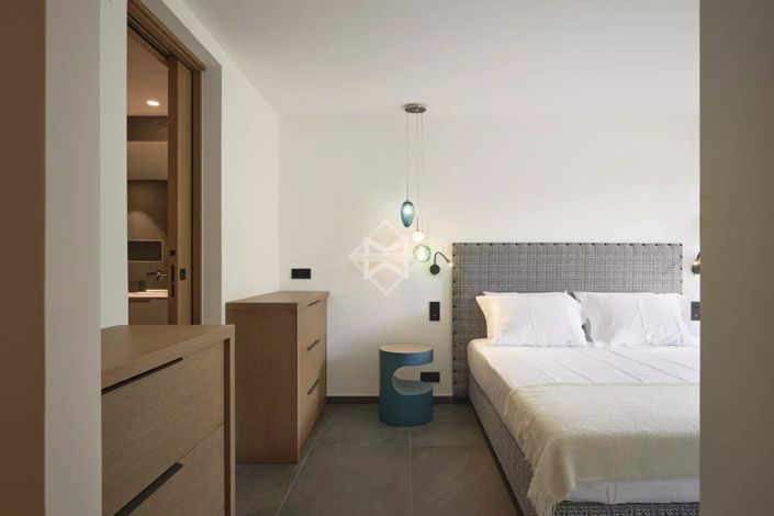 Image No.9-5 Bed House for sale