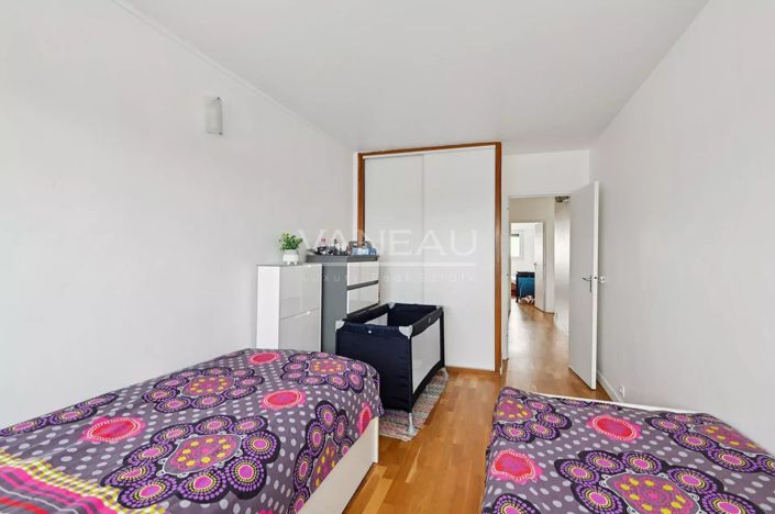 Image No.8-Appartement de 3 chambres à vendre à Courbevoie