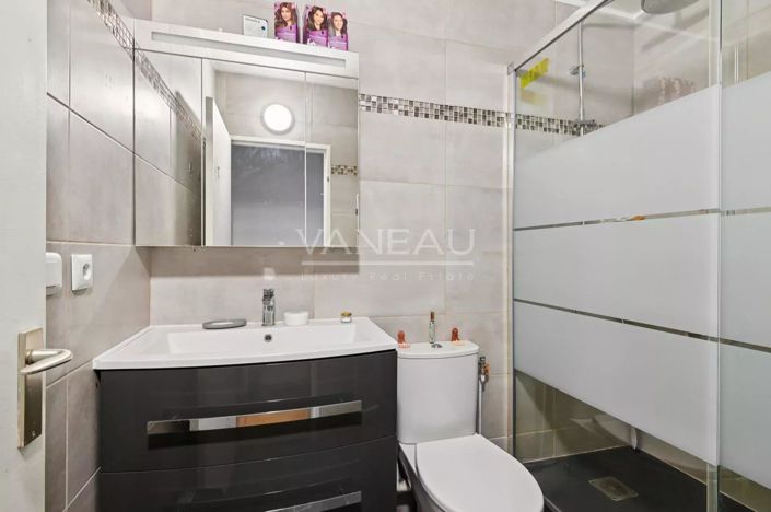 Image No.9-Appartement de 3 chambres à vendre à Courbevoie