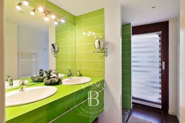 Image No.10-3 Bed Apartment for sale