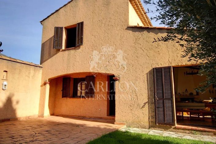 Image No.10-5 Bed House for sale