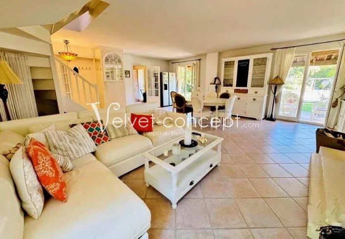 Image No.4-4 Bed House for sale