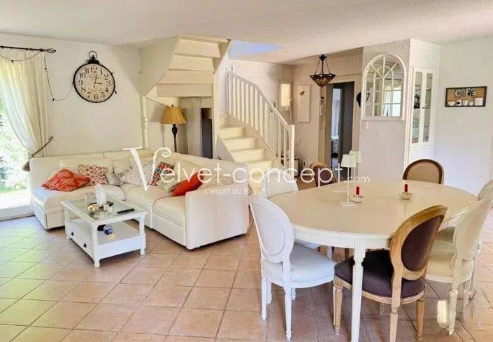 Image No.5-4 Bed House for sale