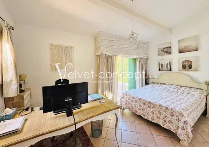 Image No.7-4 Bed House for sale