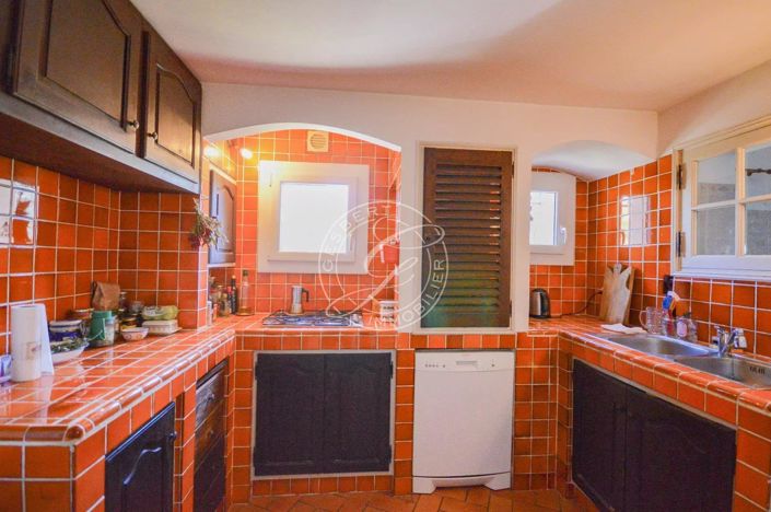 Image No.5-2 Bed House for sale