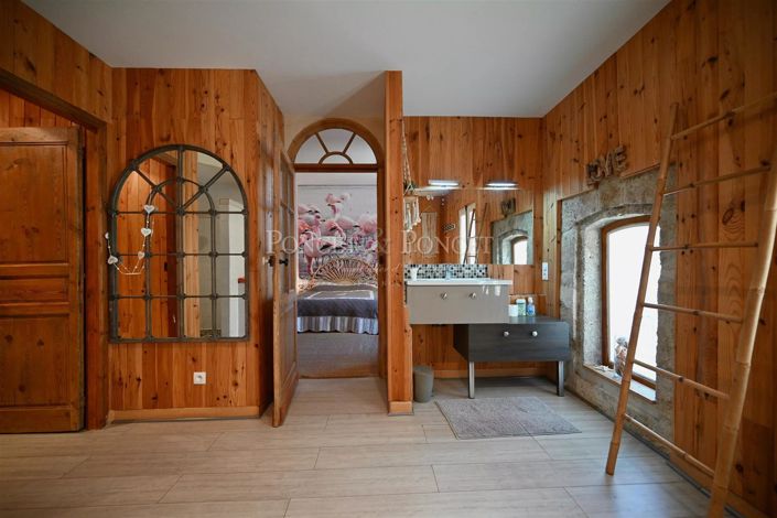 Image No.32-7 Bed House for sale