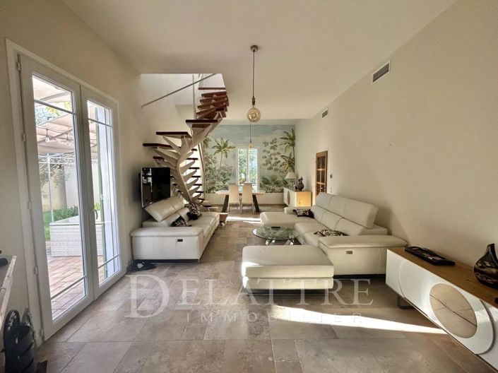 Image No.5-4 Bed House for sale