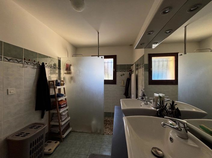 Image No.10-4 Bed House for sale