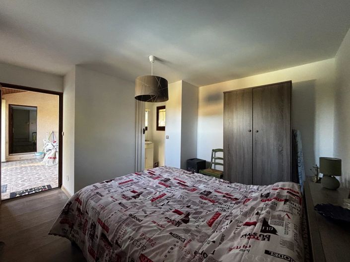 Image No.16-4 Bed House for sale