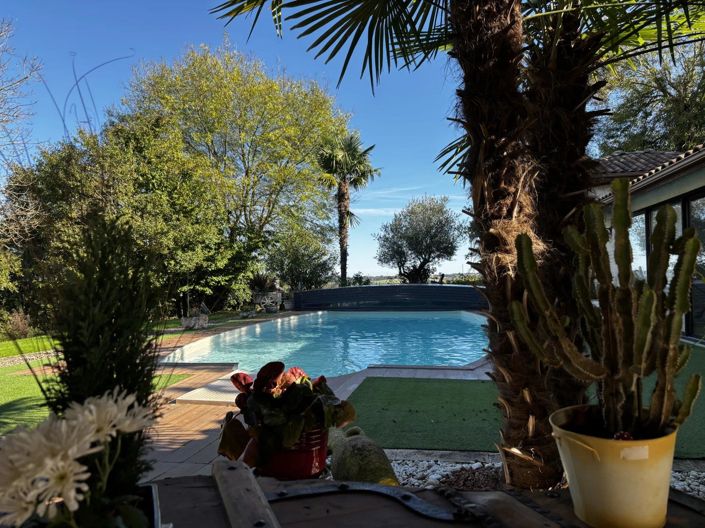 Image No.18-4 Bed House for sale