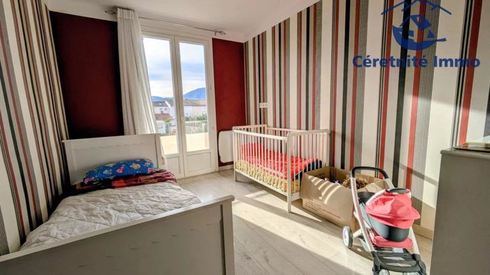 Image No.10-3 Bed House for sale