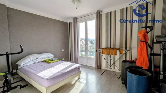 Image No.15-3 Bed House for sale