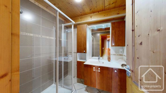 Image No.19-5 Bed Apartment for sale