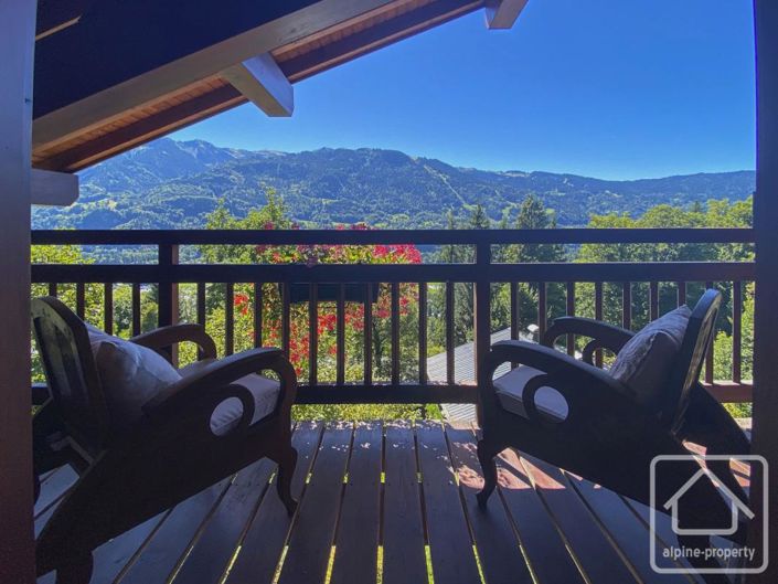 Image No.12-7 Bed Property for sale