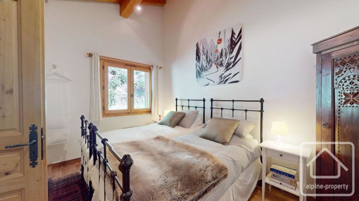 Image No.22-7 Bed Property for sale