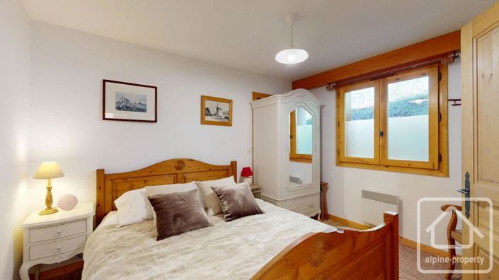 Image No.26-7 Bed Property for sale