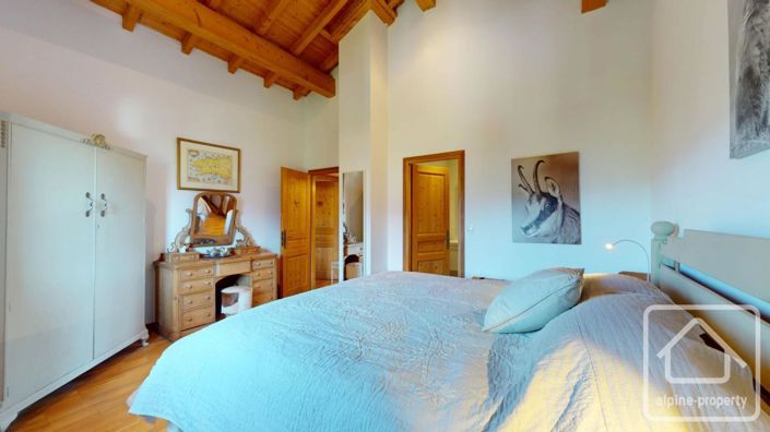 Image No.29-7 Bed Property for sale