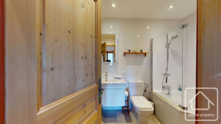 Image No.36-7 Bed Property for sale