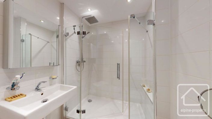 Image No.42-7 Bed Property for sale