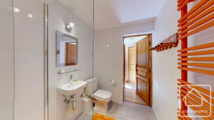 Image No.47-7 Bed Property for sale